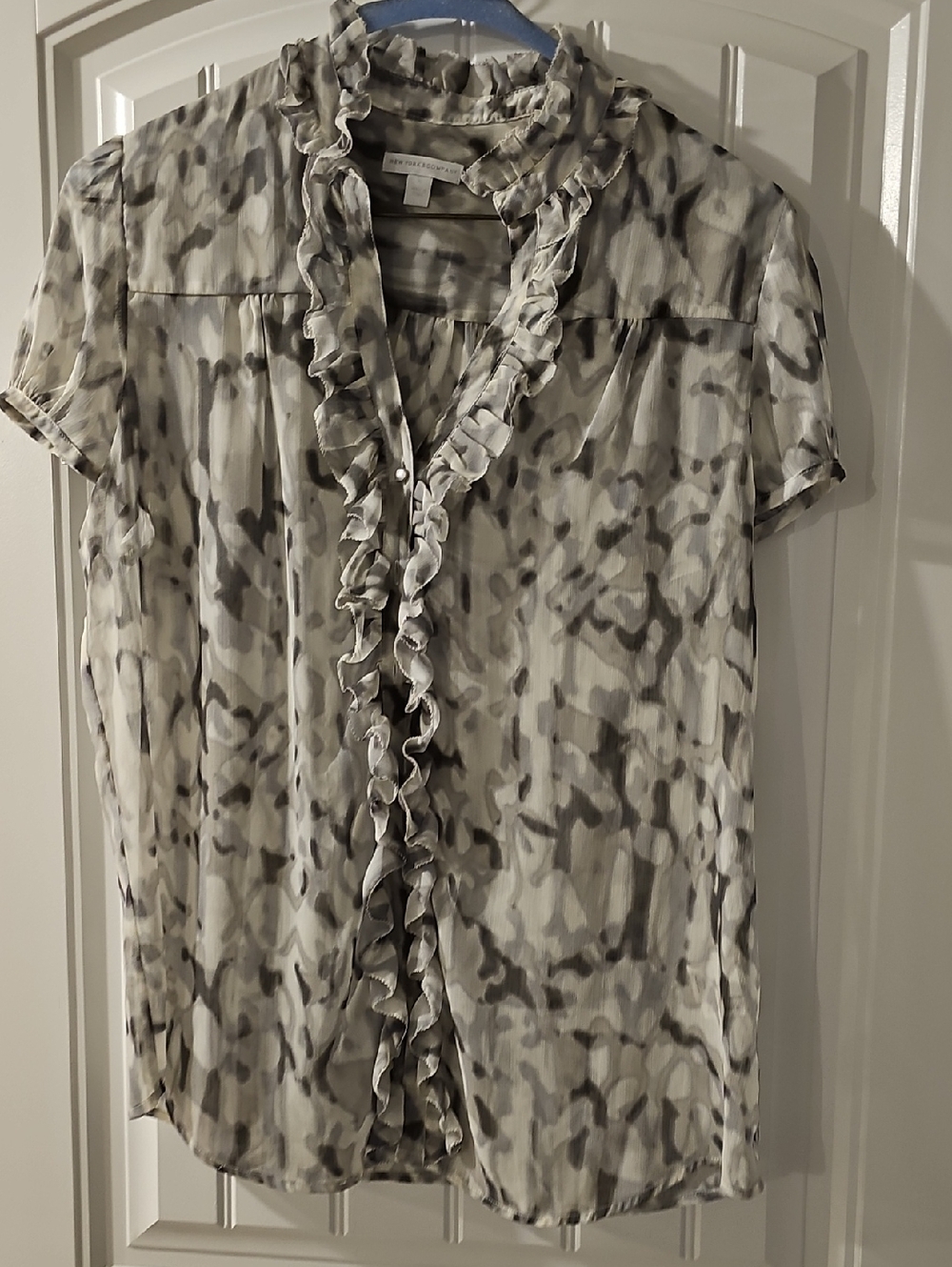 Ruffle-Trim Short Sleeve Blouse - Gray Print W/ Matching Sweater